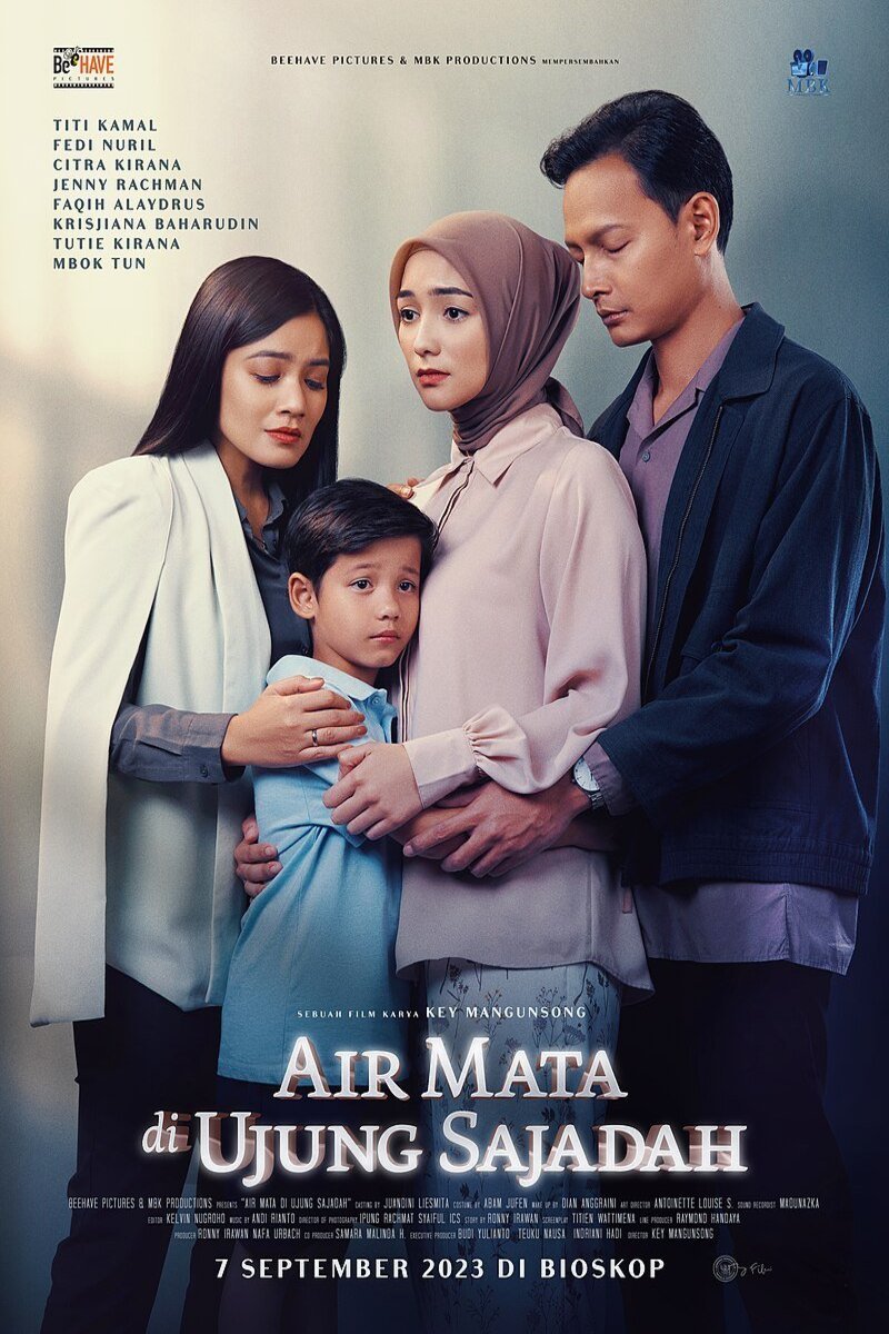 L'affiche originale du film Air Mata Di Ujung Sajadah en Indonésien