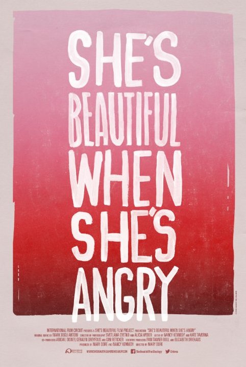 L'affiche du film She's Beautiful When She's Angry