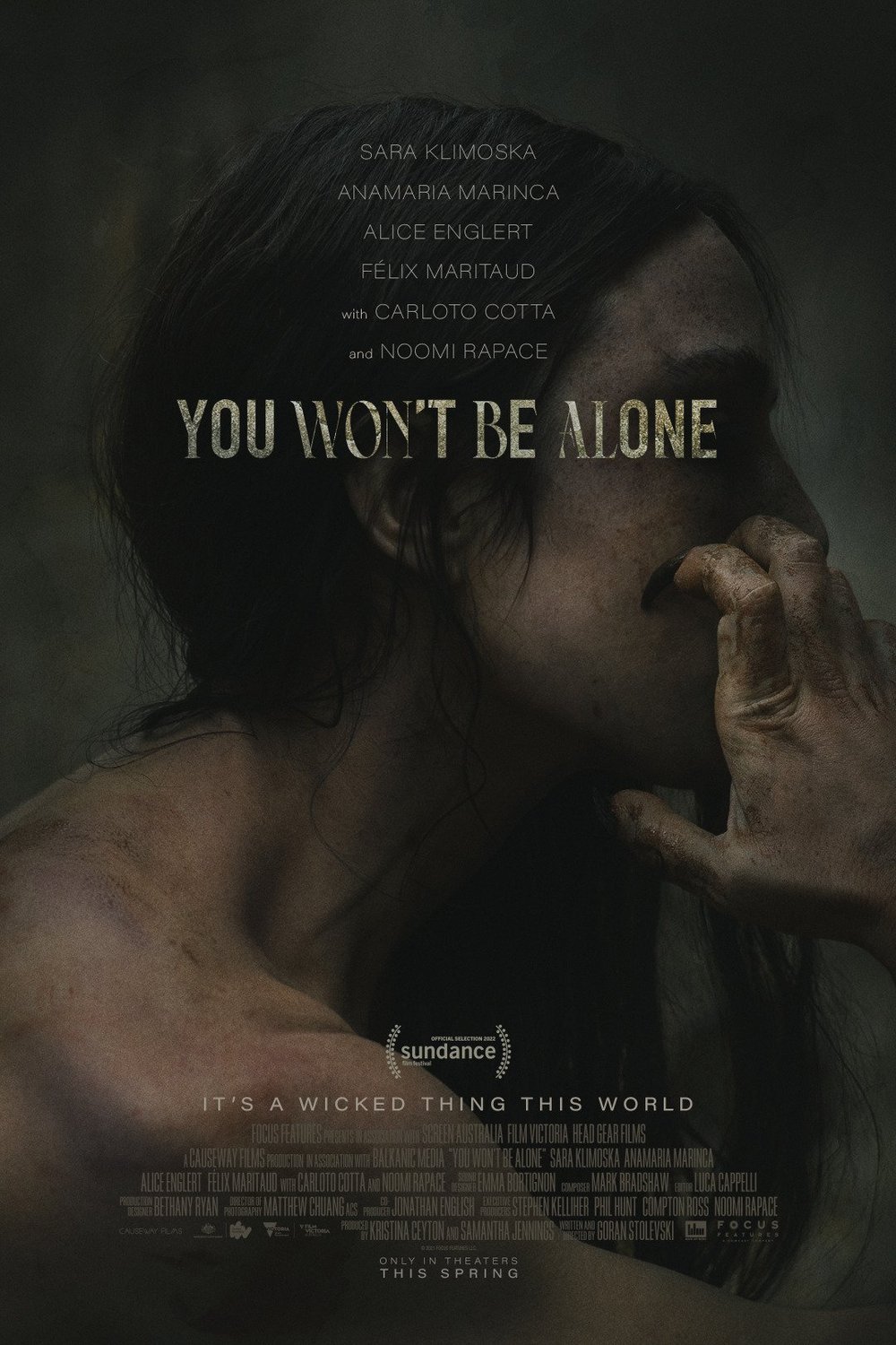 L'affiche originale du film You Won't Be Alone en Macédonien