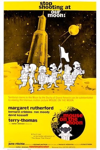 L'affiche du film The Mouse on the Moon