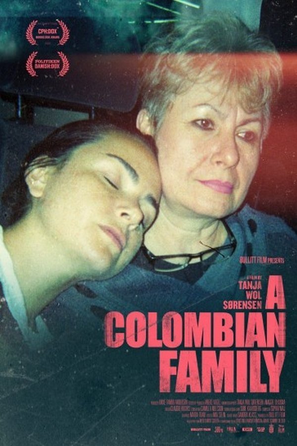 Spanish poster of the movie A Colombian Family