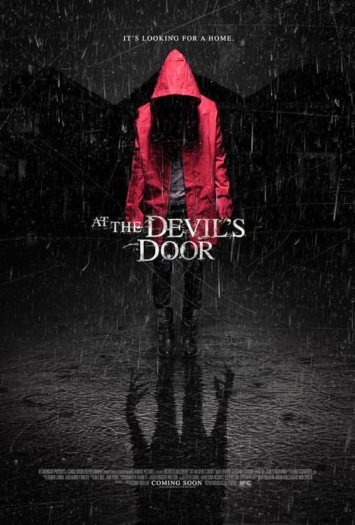L'affiche du film At the Devil's Door